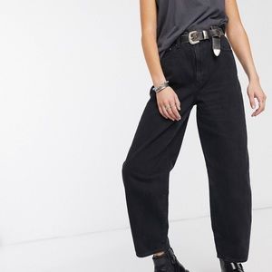 Levi's balloon leg jean in black